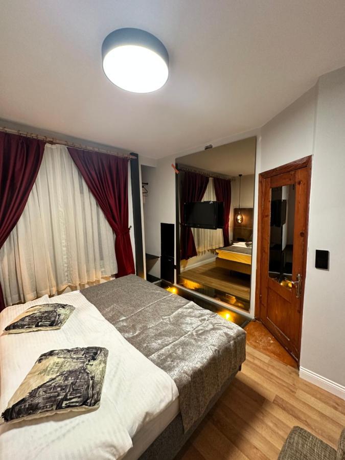 คอร์เนอร์ ฮอต Hotel อิสตันบูล ภายนอก รูปภาพ